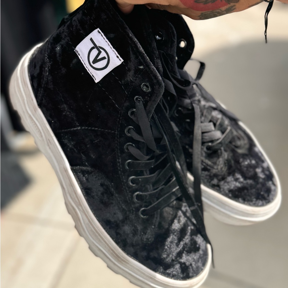 vans sentry wc velvet high top
